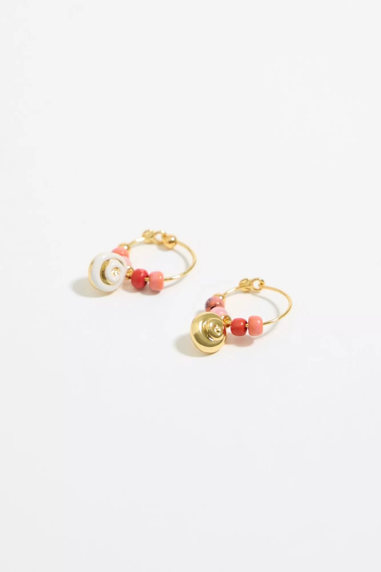 BIMBA Y LOLA Pendientes Aro Coral Y Caracola Dorada Fashion
